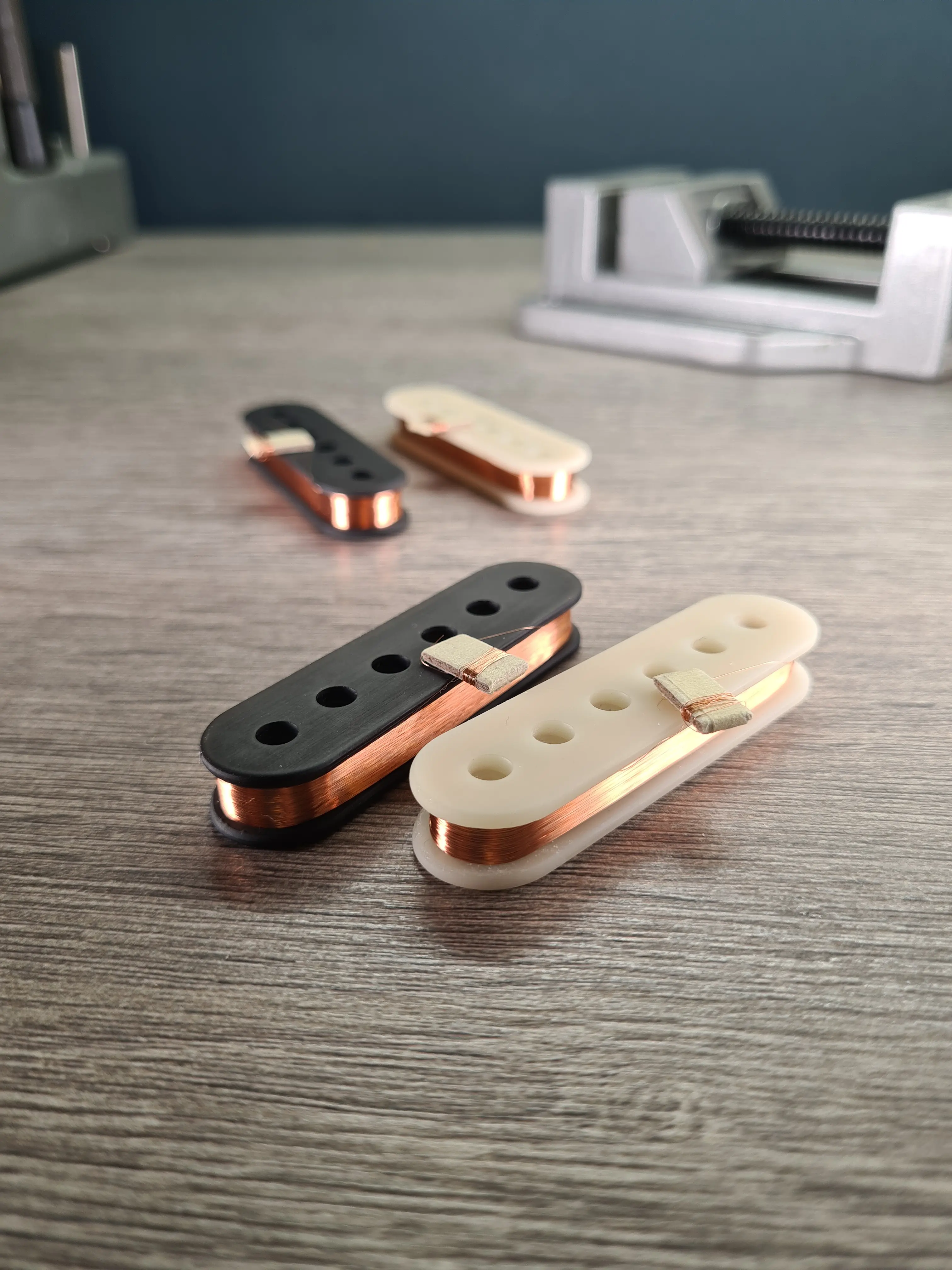 Wound Stratocaster Pickups, Black and White